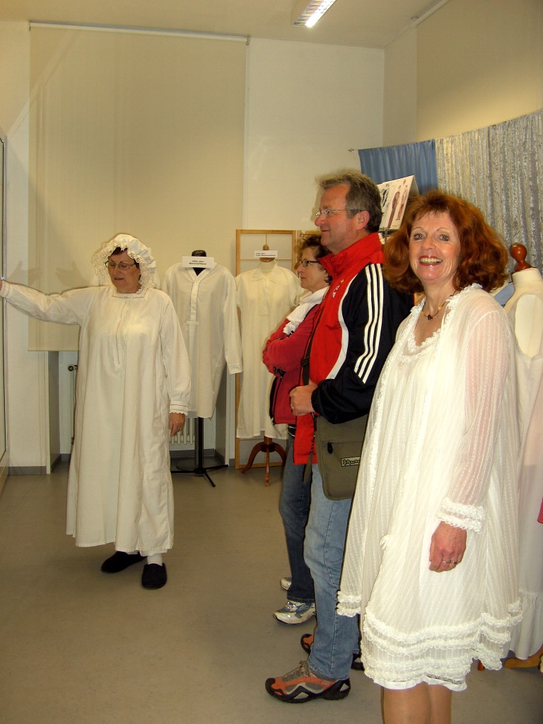 Sonderausstellung Bettgeflüster - Mode für die Nacht Führung durch "Bettgeflüster"